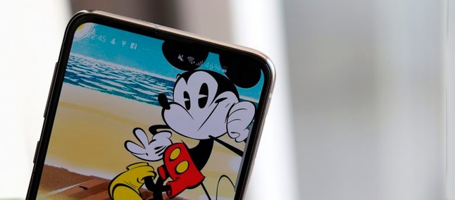 The Galaxy S10 And S10e Have Got An Official Disney Wallpaper Tailored For The Screen Hole