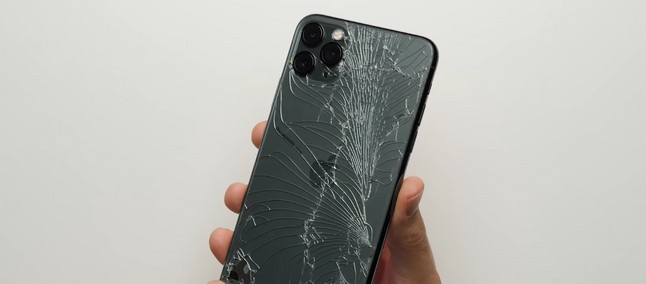 Siapa yang bertahan? Wajah iPhone 11 Pro Max Note 10 Plus dalam uji ketahanan dan drop 4